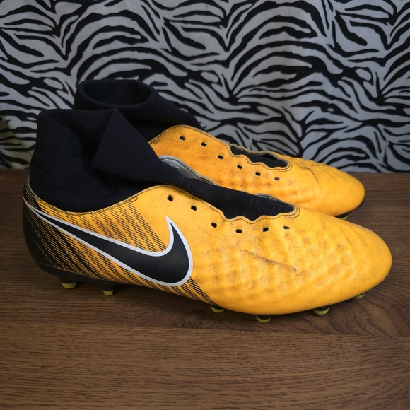 X AUC 0108 Thrifted Mens Sz. 10 Nike Phantom Rubber Cleats GWOSLOO1.30 - Picture 3 of 5